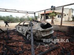 Pemukim Yahudi Serang Masjid, Coba Bakar Jamaahnya