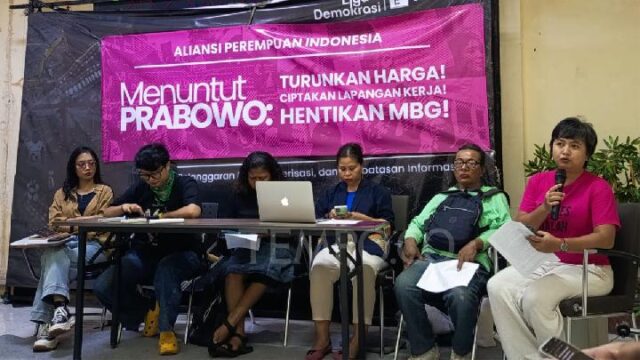 Perempuan-Turun-Jalan-Tolak-MBG-dan-BBM-Mahal