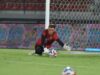 Persib Putus Kontrak Kiper Asing Adam Przybek
