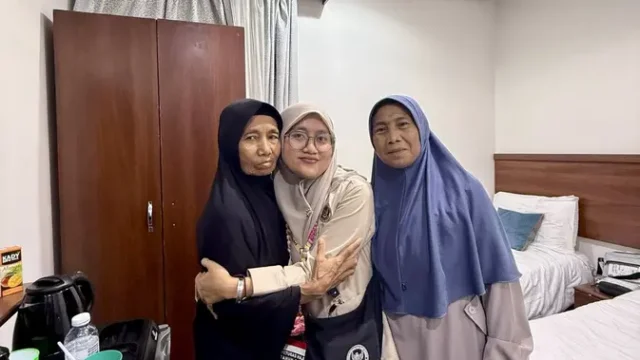 Petugas-Haji-Jaga-Semangat-Ibadah-Jemaah-Rentan