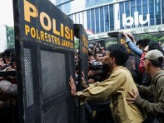 Polisi Amankan Dua Pria Bawa Molotov Saat Demo Mahasiswa