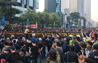 Polisi Blokade Aksi Mahasiswa, Transjakarta Tosari Lumpuh