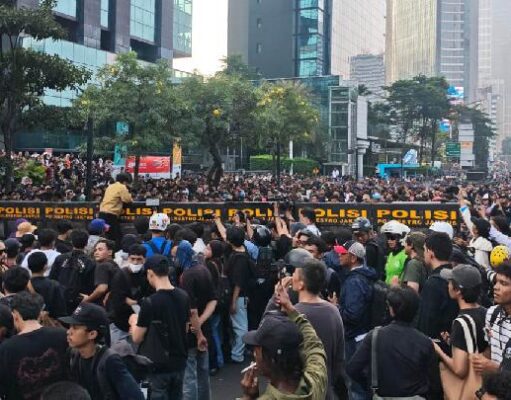 Polisi Blokade Aksi Mahasiswa, Transjakarta Tosari Lumpuh