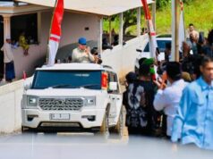 Prabowo Disambut Ribuan Warga di Sampang