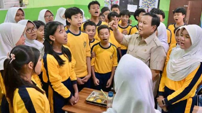 Prabowo Larang Telur Dadar di Menu MBG