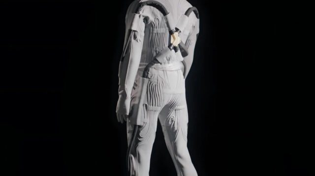 Prada-Dirancang-Baju-Dalam-Ruang-Angkasa-untuk-Astronot-Bulan