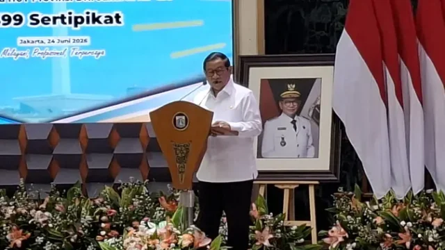 Pramono-Tegaskan-Tindakan-Tegas-untuk-Buang-Sampah-ke-Sungai