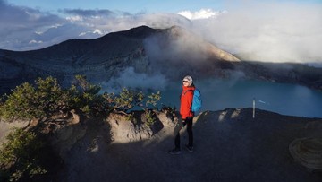 Raline Shah Terpukau oleh Keindahan Sunrise Kawah Ijen