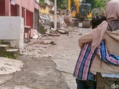 Ratusan Kios Ilegal Dibongkar di Jalur Puncak Cianjur