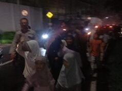 Ratusan Warga Ciputat Pawai Obor Sambut 1 Muharram