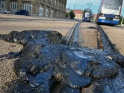 Rekor Panas Ekstrem Melelehkan Aspal di Jerman