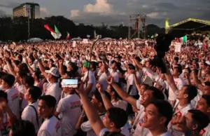Ribuan Jemaat INC Filipina demonstrasi protes penangkapan senator sekutu Duterte