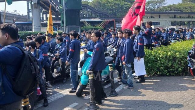 Ribuan-Mahasiswa-Geruduk-DPR-Tuntut-Supremasi-Sipil
