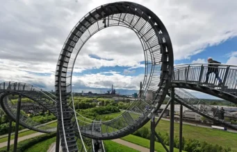 Roller Coaster Pertama AS Meluncur di Coney Island