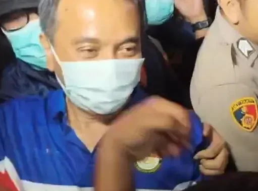 Roy Suryo Dijemput Paksa, Kuasa Hukum Protes “Pameran Tersangka”