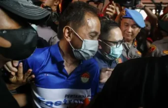 Roy Suryo dan Dokter Tifa Dijebloskan ke Rutan