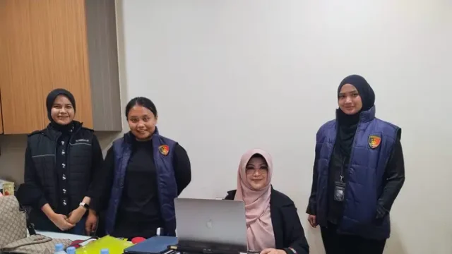 Roy-Suryo-dan-Dr.-Tifa-Diserahkan-ke-Kejaksaan-DKI