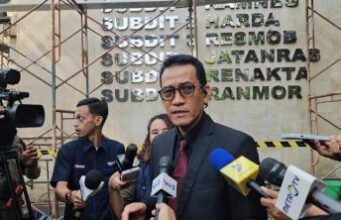 Roy Suryo dan Dr. Tifa Ditangkap, Refly Harun Keberatan