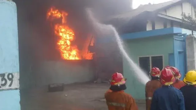 Rumah-di-Petamburan-Ludes-Terbakar-75-Petugas-Dikerahkan