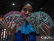 Rupiah Menguat ke Rp17.860, Didorong Sinyal Fiskal Kuat