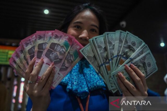 Rupiah-Menguat-ke-Rp17.860-Didorong-Sinyal-Fiskal-Kuat
