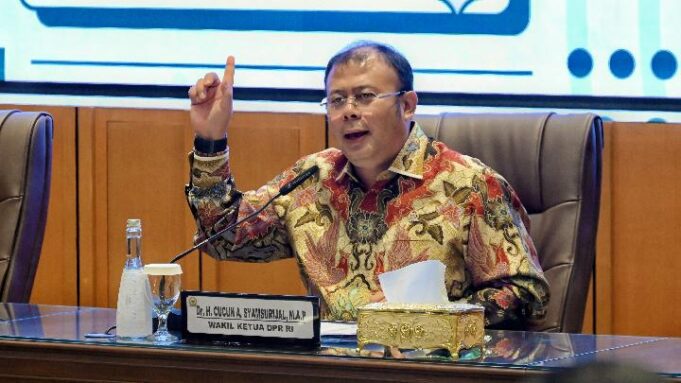 Rupiah Tembus Rp18.015, DPR Desak Segera Koordinasi Kebijakan