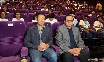 SBY Menangis Ingat Masa Kecil saat Nobar Film Sepatu