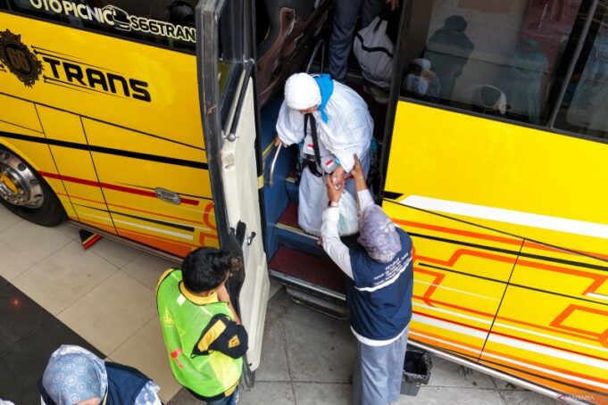 Seluruh Jamaah Haji Debarkasi Padang Telah Kembali