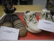 Sepatu Gucci dan Ikat Pinggang LV Eks Sekda Pekanbaru Dilelang KPK