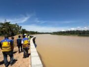 Sheet Pile Miring, Tanggul Krueng Tamiang Diperbaiki