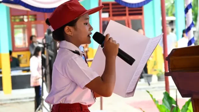 Siswi-Nias-Utara-Kirim-Surat-Cinta-untuk-Presiden-Prabowo
