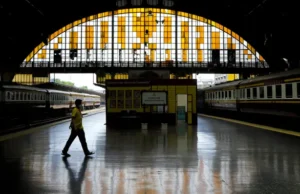 Stasiun Perang Dunia II Muncul dari Dasar Waduk