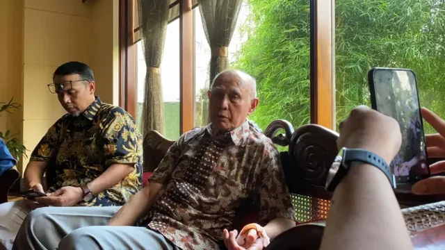 Tangan-Kivlan-Zen-Terluka-di-Tengah-Ricuh-Eksekusi-Hotel-Sultan