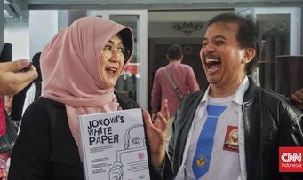 Tim Hukum Kecam Penangkapan Roy Suryo sebagai Politisasi Hukum