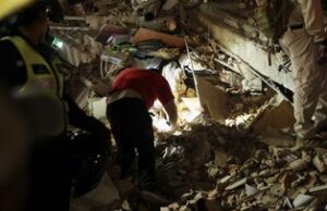 Tim SAR Berlari Lawan Waktu Selamatkan Korban Gempa Venezuela