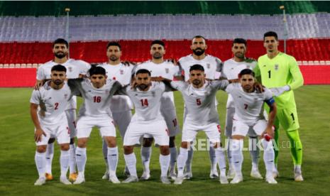 Timnas Iran Berlatih di Tengah Kawat Berduri dan Patroli Senapan