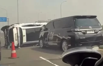 Tol Becakayu Diguncang Kecelakaan Beruntun, Delapan Terluka