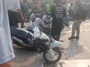 Truk Rem Blong Hantam Lima Motor di Bekasi, Satu Tewas