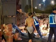 Truk Tepung Terguling di Tol Dalam Kota, Diduga Karena Overload