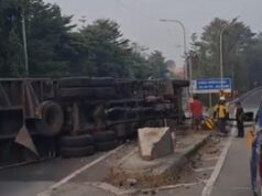 Truk Terguling di Tol Jagorawi, Arus Lalu Lintas Dialihkan