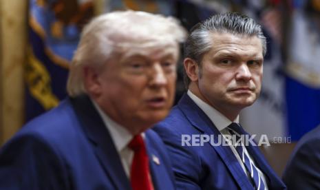 Trump Pertimbangkan Pecat Menhan dan Direktur CIA atas Penolakan Damai dengan Iran