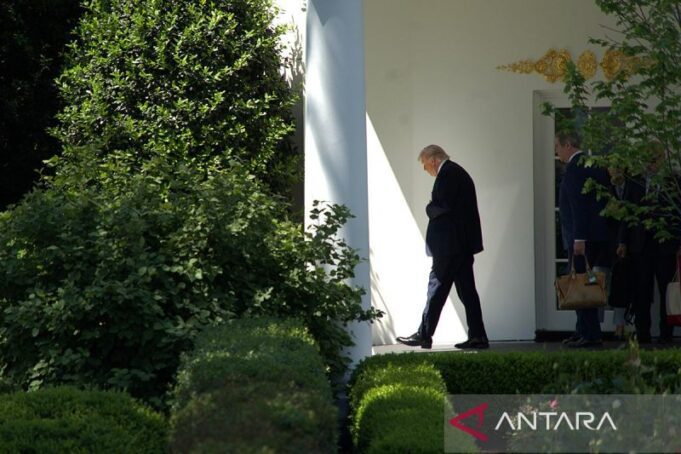 Trump Terjebak Dalam Jaringan Lawan Sendiri