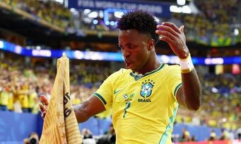 Vini Jr. Cetak Dua Gol, Tantang Messi Rebut Gelar Top Skor