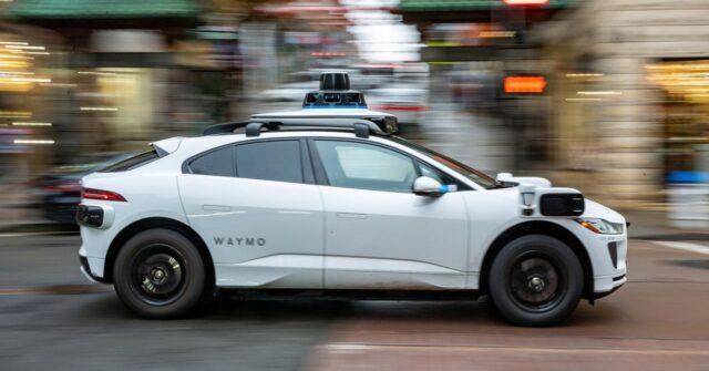Waymo-Tarik-Seluruh-Robotaxi-dari-Jalan-Bebas-Hambatan