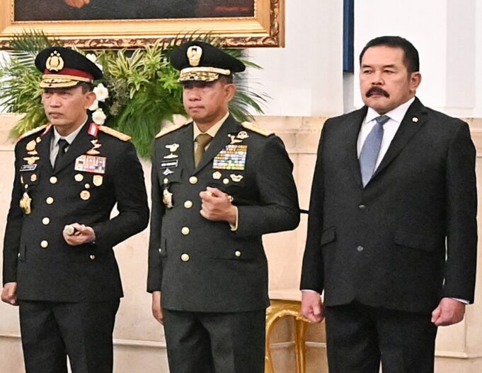 Panglima TNI Hadiri Pelantikan Kepala BGN serta Penasihat Khusus Presiden