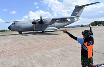 Menembus Jarak Demi Terangnya Negeri, Lanud Sjamsudin Noor Dukung Misi Airbus A-4002M TNI AU Percepat Pemulihan Kelistrikan Sumatera