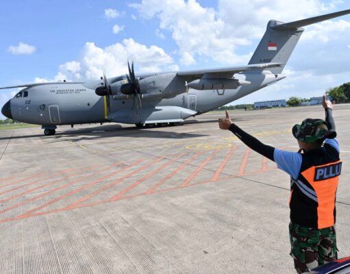 Menembus Jarak Demi Terangnya Negeri, Lanud Sjamsudin Noor Dukung Misi Airbus A-4002M TNI AU Percepat Pemulihan Kelistrikan Sumatera