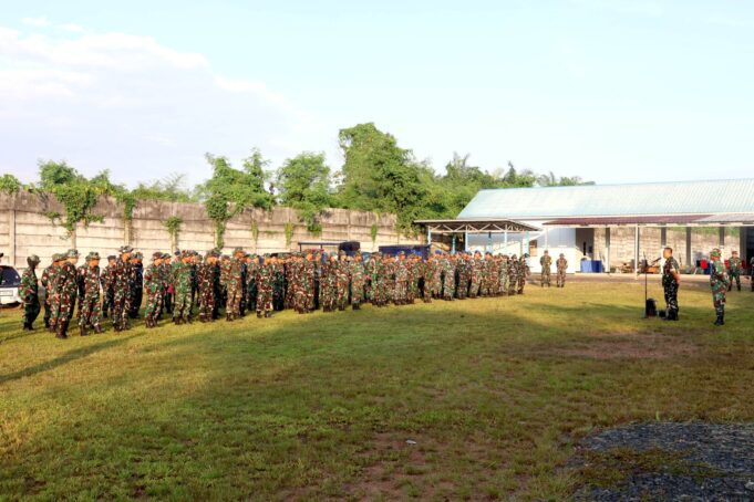 Asah Ketangkasan dan Fokus Tempur, Lanud Sjamsudin Noor Gelar Latihan Menembak Berkala Guna Perkuat Ketangguhan dan Kesiapsiagaan Prajurit