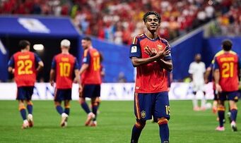 Yamal Nyalaikan Serangan Spanyol
