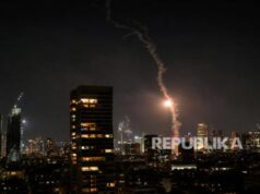 Tel Aviv Guncang Dentuman Rudal Iran